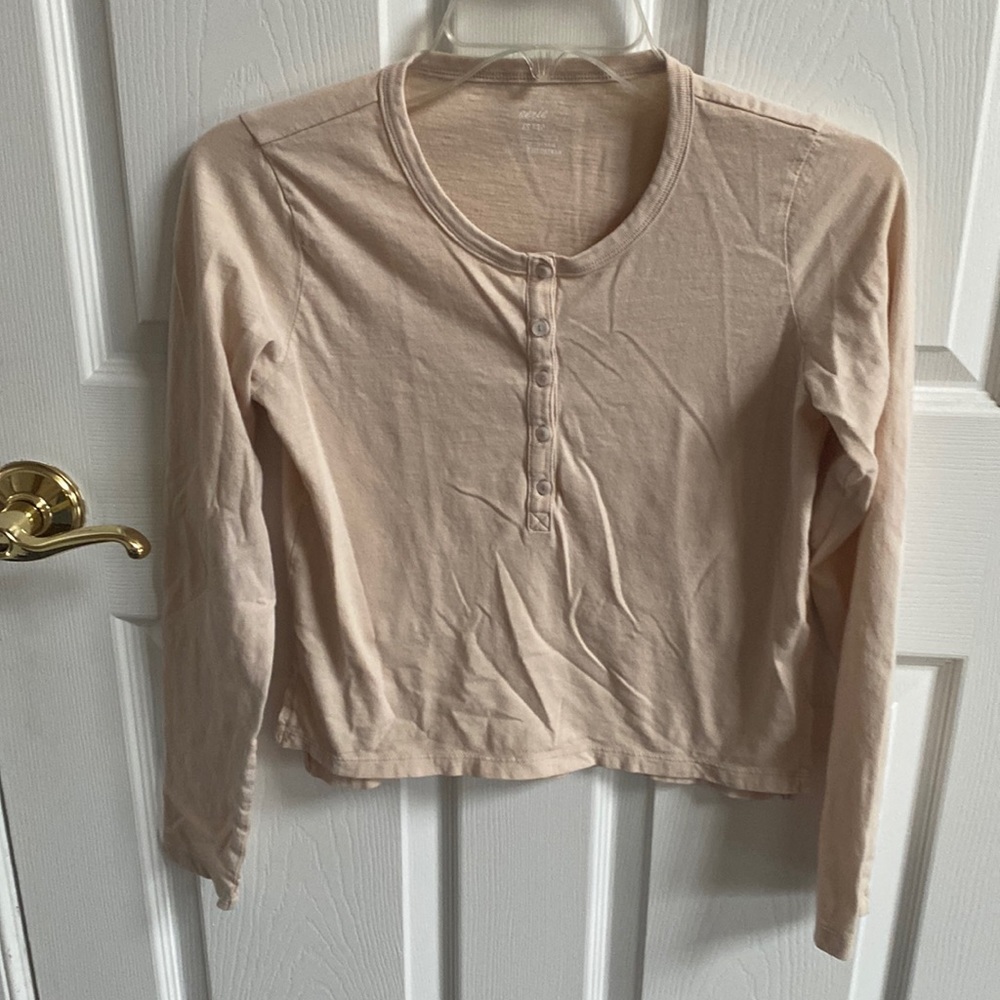 Aerie cream colored long sleeve girls henley